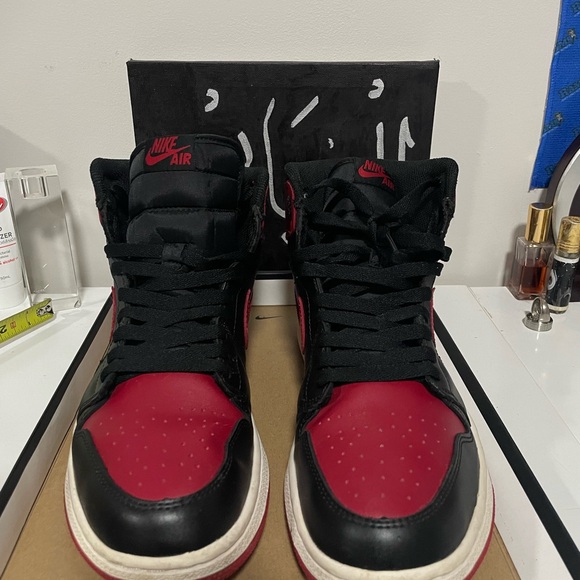 Jordan 1 bred Banned Mid Size 9.5 - Picture 9 of 9